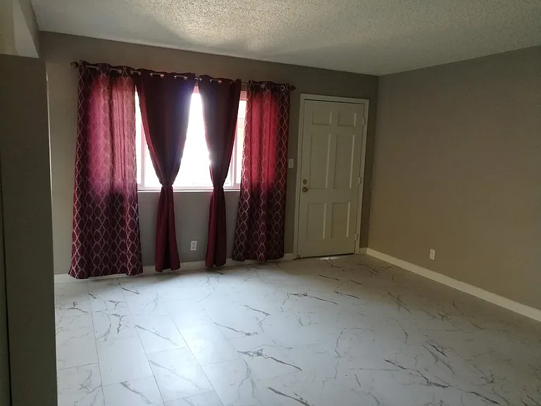 7549 N Hollywood Way #1 — Photo 5