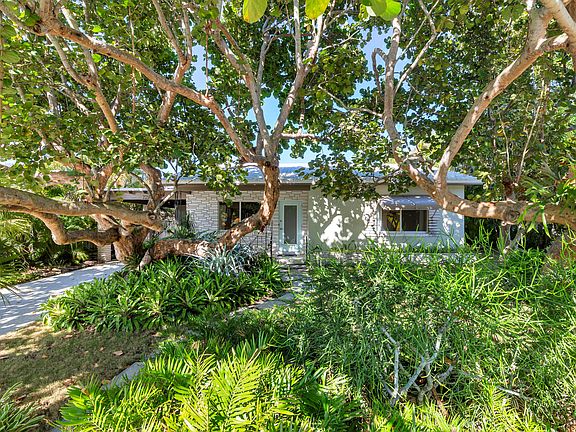 2nd image of 729 Flamingo Drive