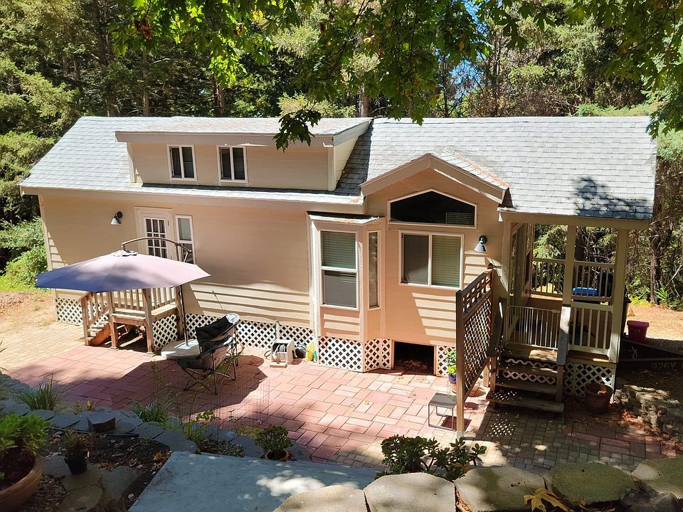 Your new Home! This side of the house gets beautiful morning sunshine __. Enjoy outdoor patio, umbrella stays in place.