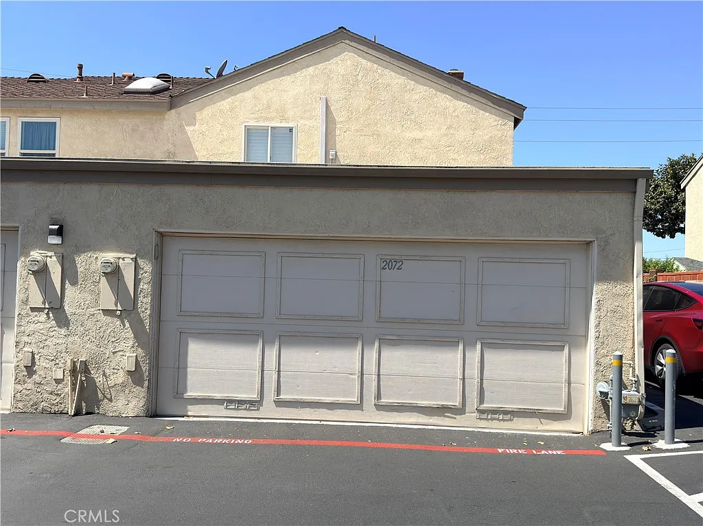 3 bed, 2.5 bath, 1333 sqft, $3,800 — Photo 3