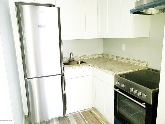 4th image of 27 Vera St APT A