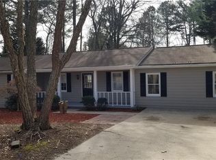 896 Ridgedale Dr, Lawrenceville, GA 30043