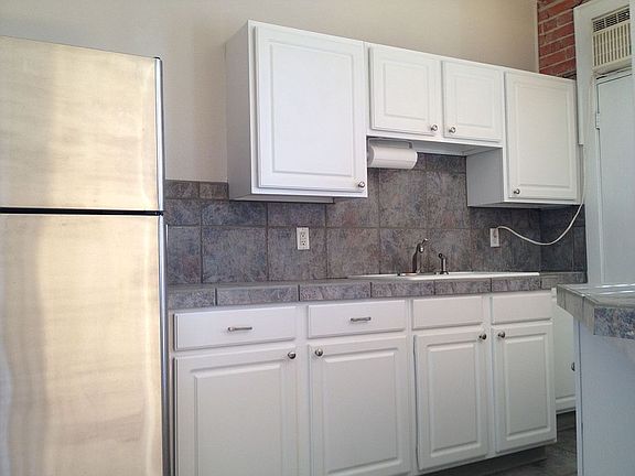 3rd image of 1356 N Pearl St APT 310