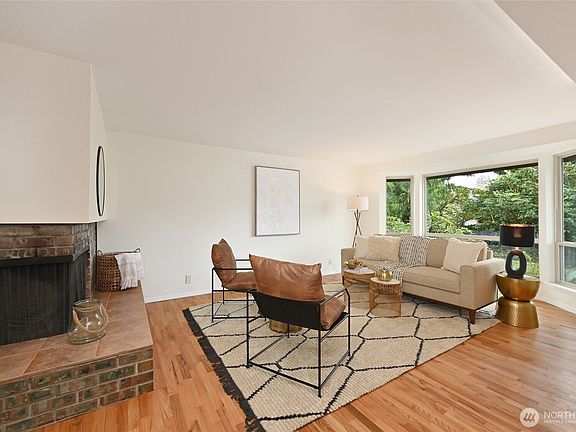 3rd image of 1818 172nd Ave NE