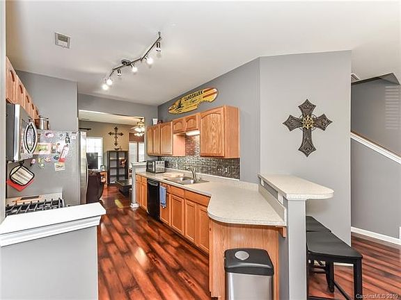 3rd image of 9568 Glenashley Dr