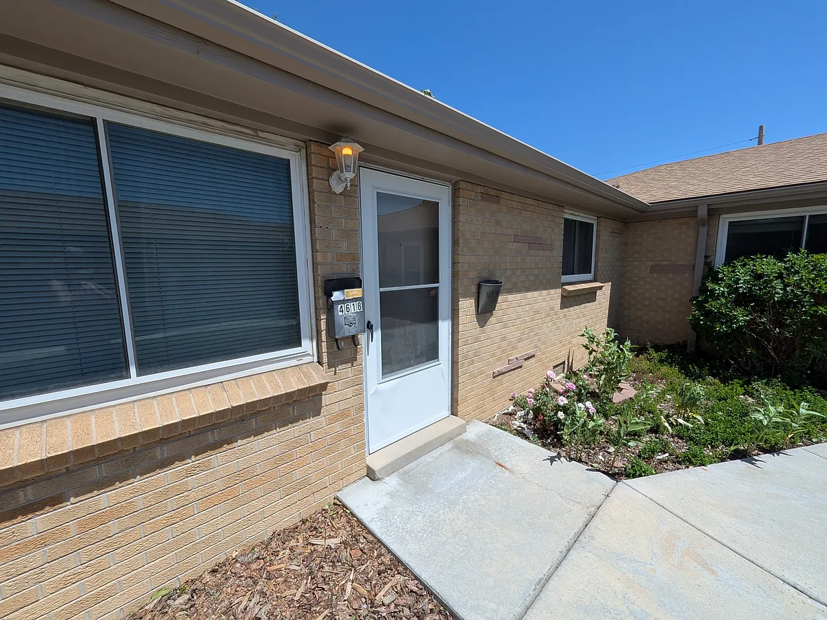 Building Photo - 4610 Pierce St #4618