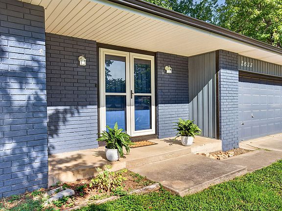 3rd image of 2633 S Weaver Avenue