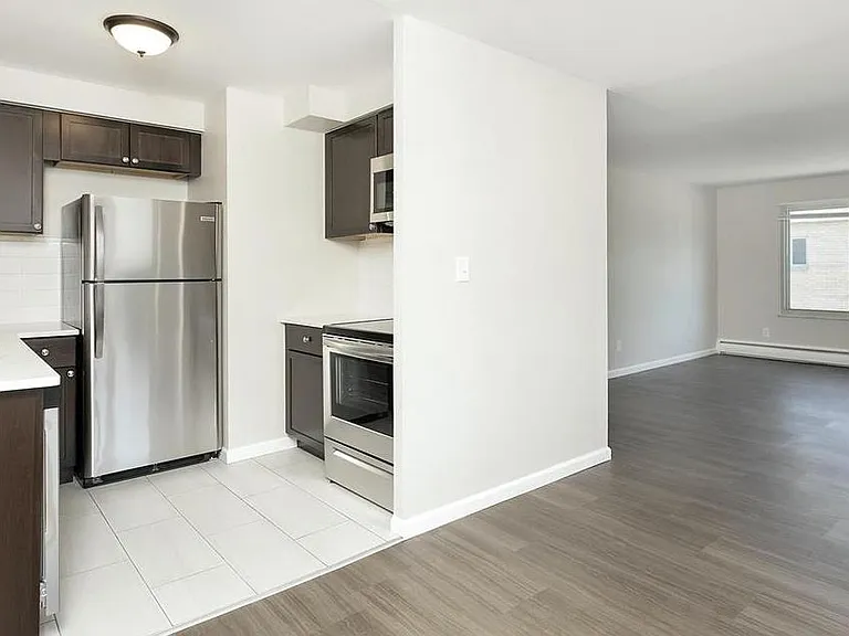 3330 Greenfield Rd #7 — Photo 1