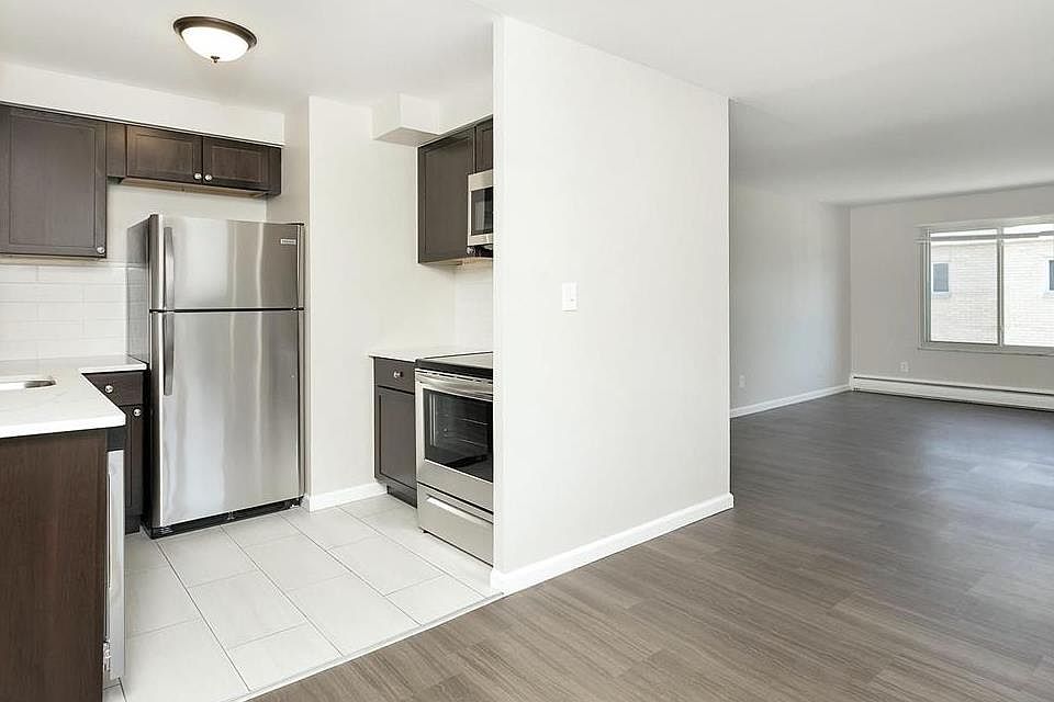 1st image of 3330 Greenfield Rd APT 7