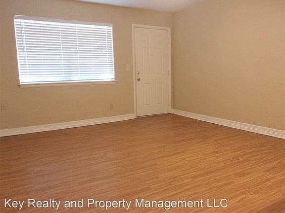2nd image of 700 NW 17th St #5366012