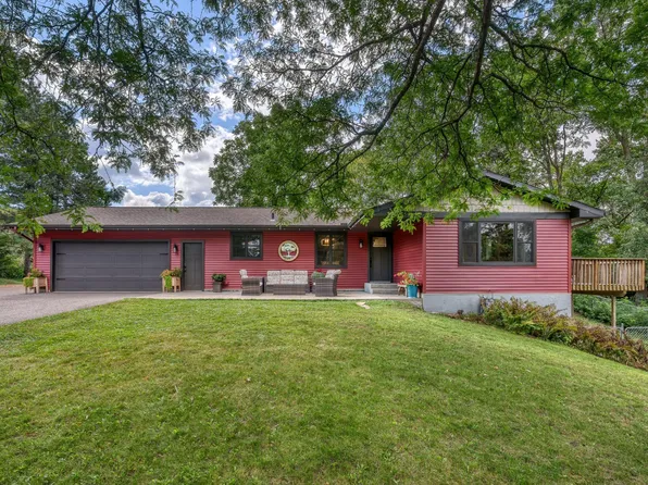 653 Deerwood Dr, Hudson, WI 54016