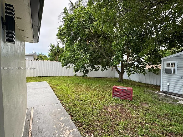 2181 SW 50th Ave — Photo 17