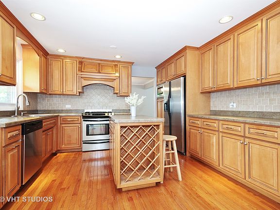 4th image of 9169 Windsor Dr
