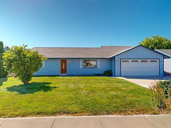 2nd image of 4821 Holly Way