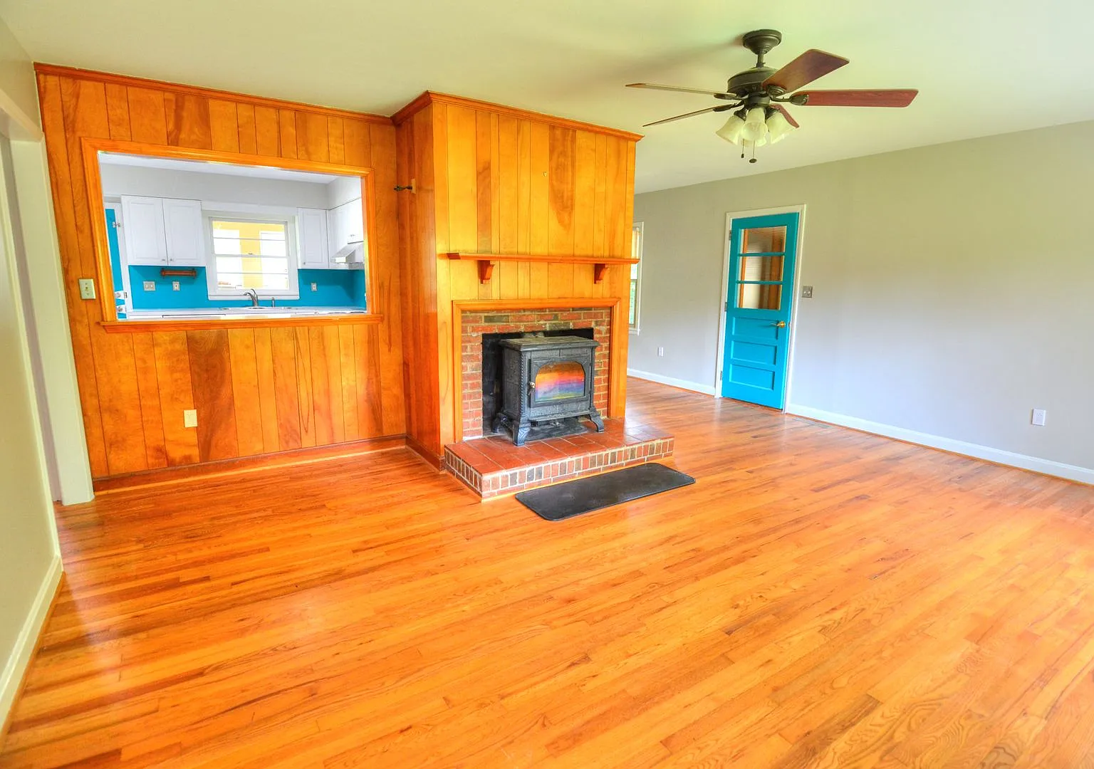 3 Bed/1.5 Bath Home + 2 Fenced Acres - Available In August! — Photo 3