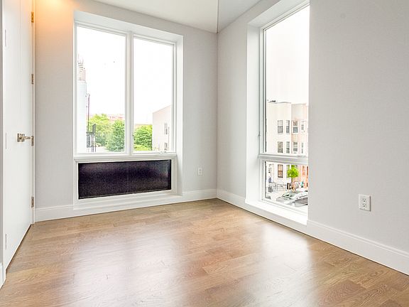 4th image of 28 Wilson Ave #B2