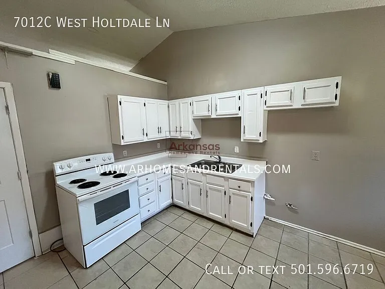 7012C W Holtdale Ln — Photo 5