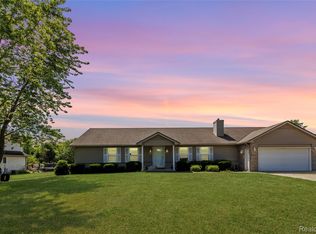 27750 Bell Rd, New Boston, MI 48164