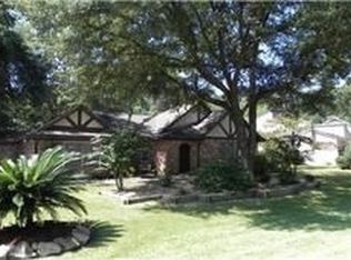 746 Charter Oaks Dr, Conroe, TX 77302