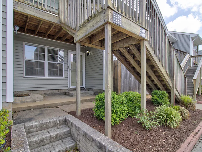 3536 Dublin Ct — Photo 2