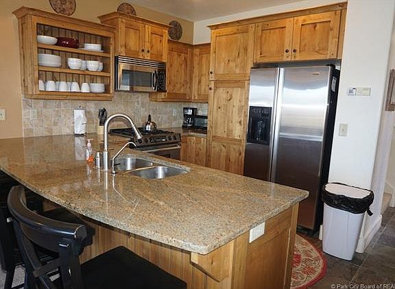 3rd image of 6048 Park Ln S #62