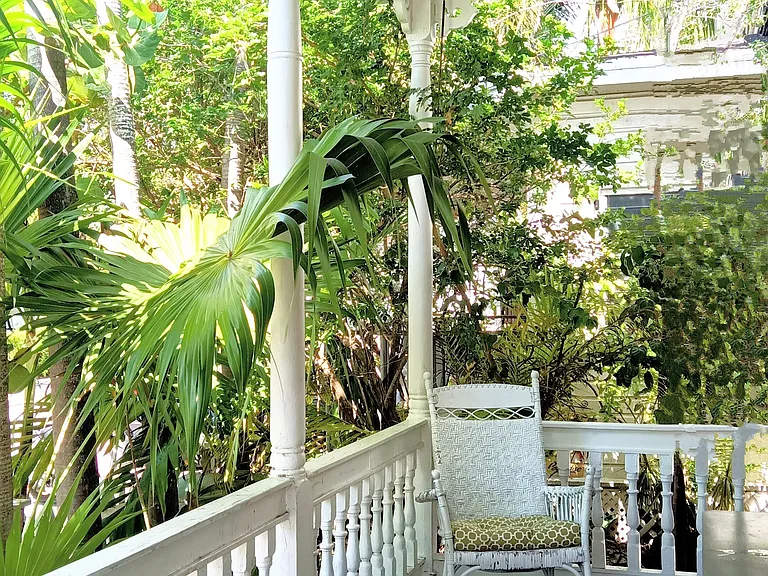 Virginia St — Photo 1