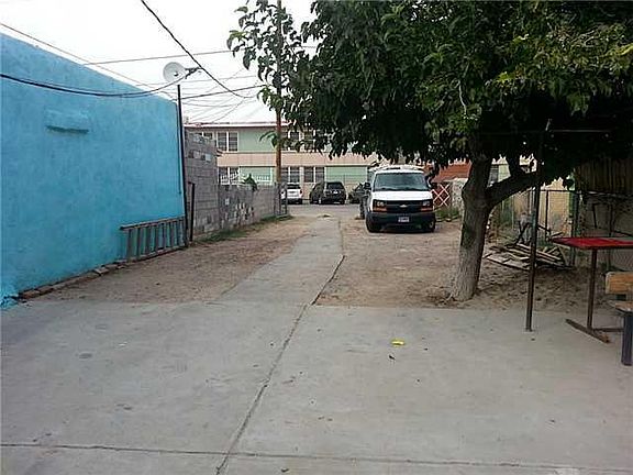 4th image of 2923 E San Antonio Ave