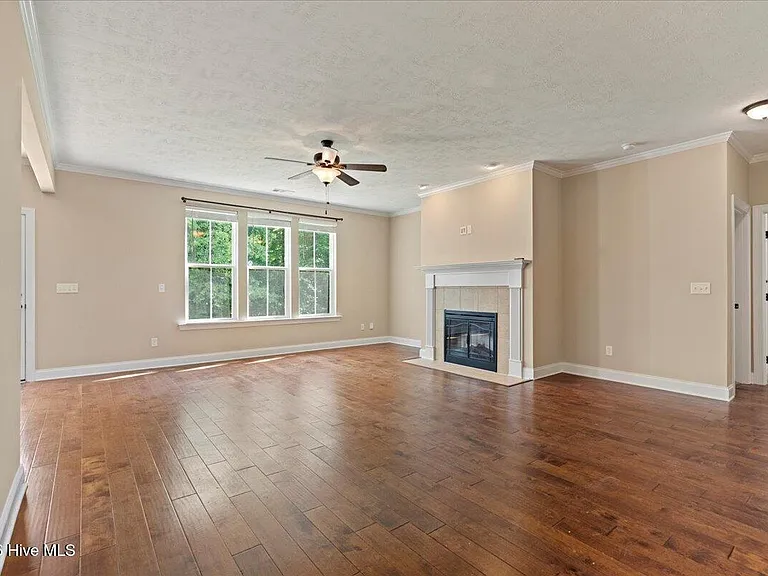 712 Coventry Ave — Photo 5