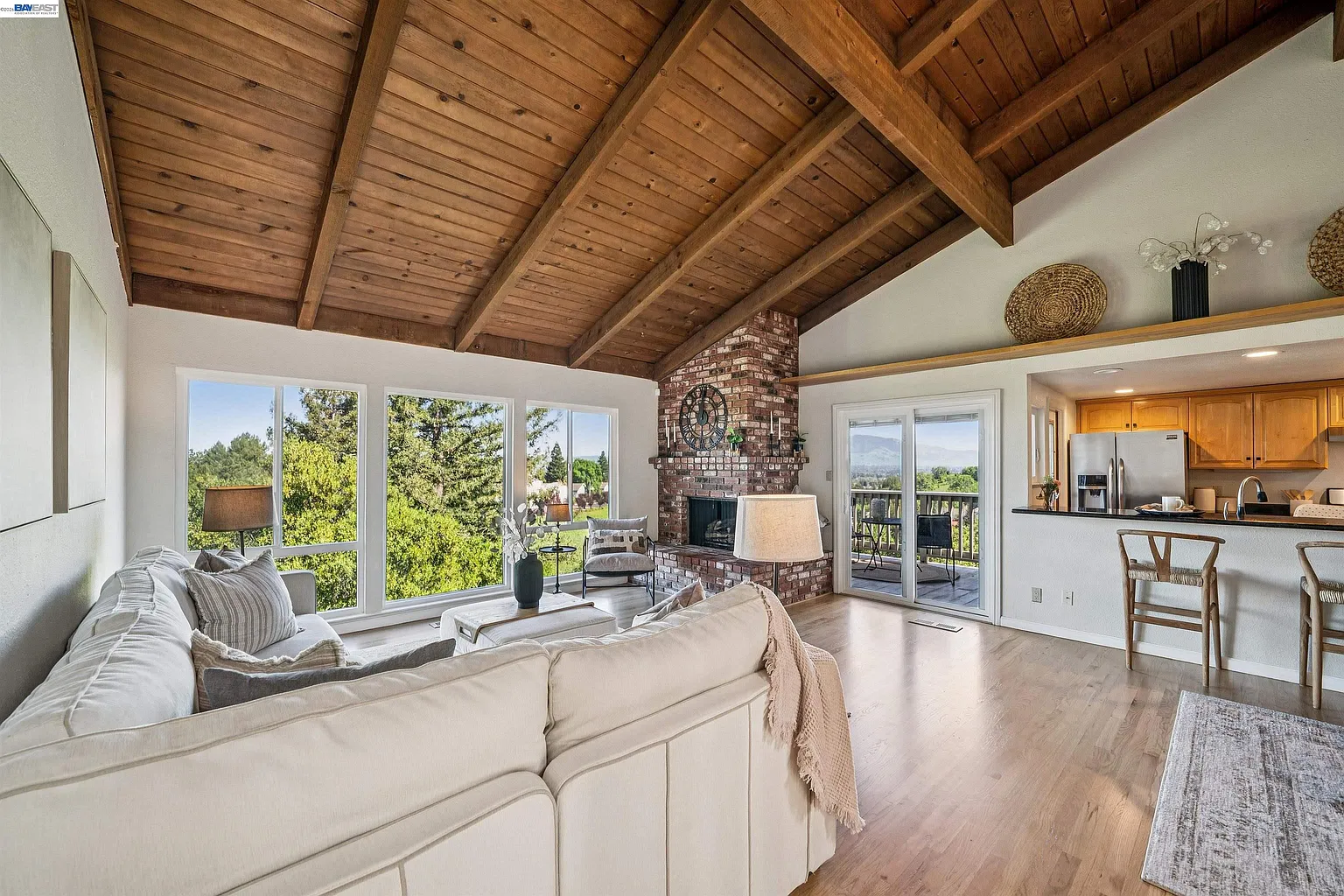 471 Ridgeview Dr photo 1