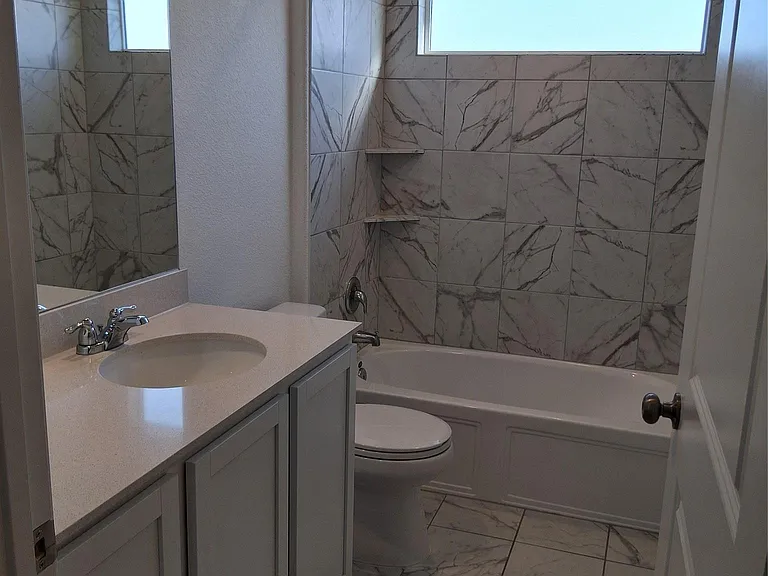 2121 Golden Grain Ln — Photo 36