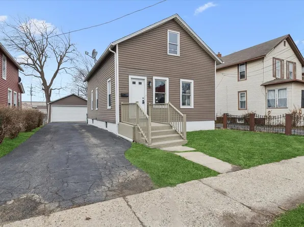 446 S Jackson St, Waukegan, IL 60085