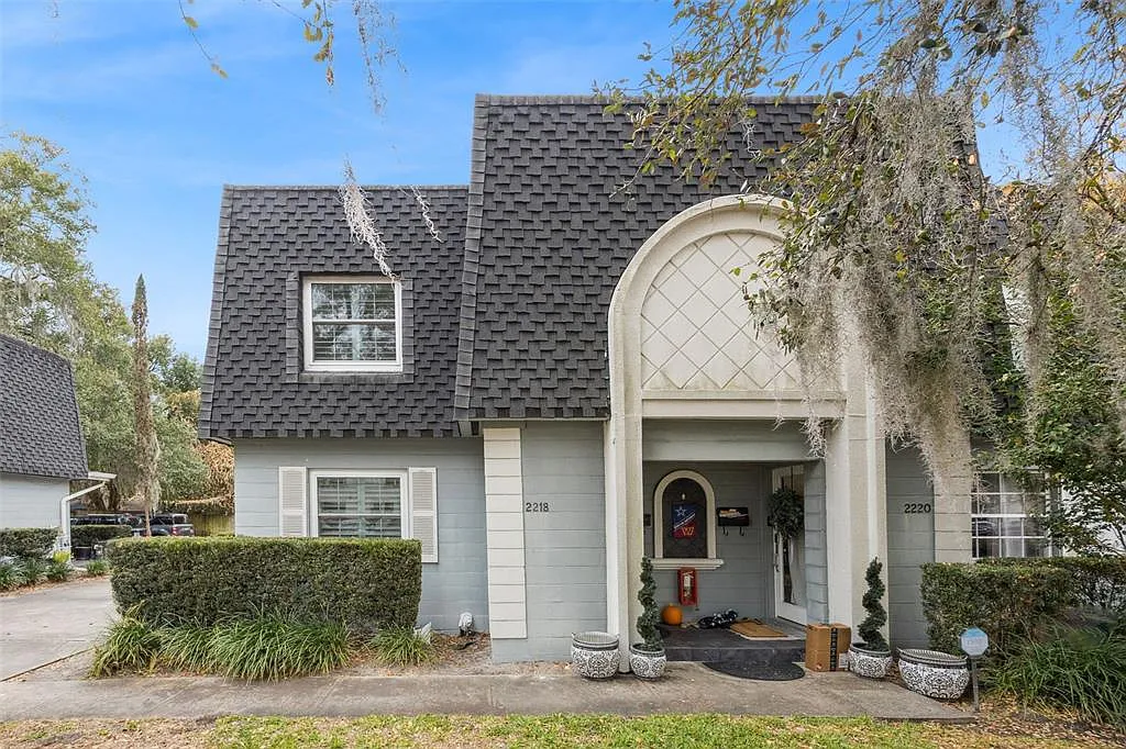 2 bed, 1.5 bath, 1116 sqft, $2,200 — Photo 1