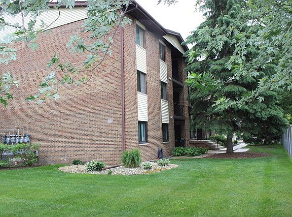 2nd image of 13430 W Circle Dr #208