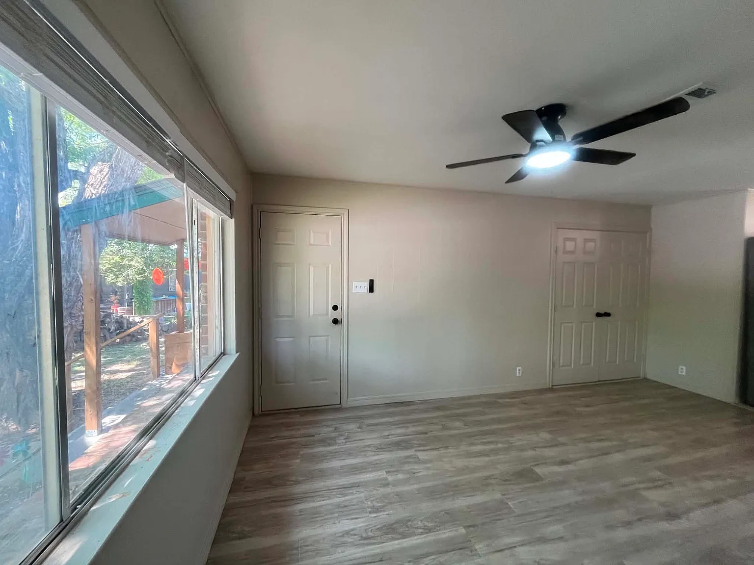 2 bed, 1000 sqft, $1,300 — Photo 4