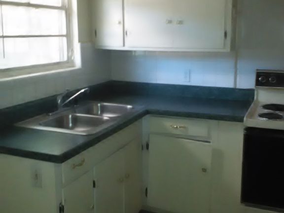 5th image of 2405 Highwood Dr #House