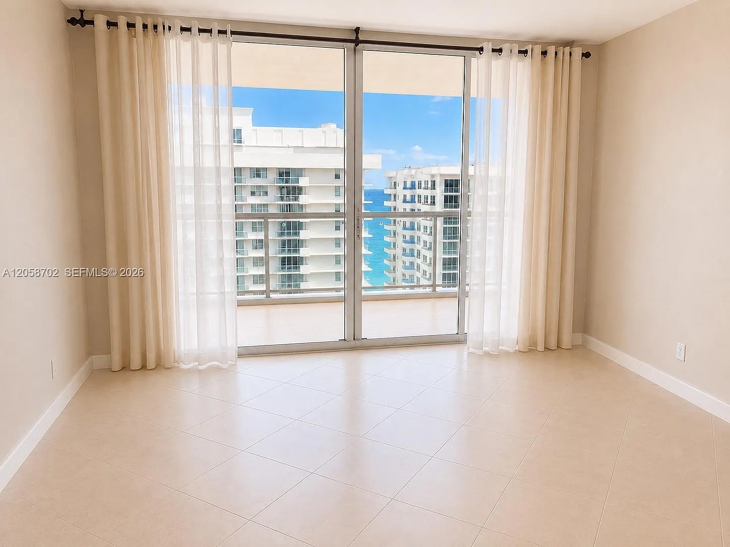5600 Condo — Photo 3