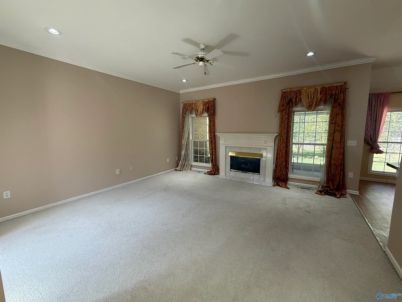 3 bed, 2.0 bath, 1895 sqft, $1,995 — Photo 4