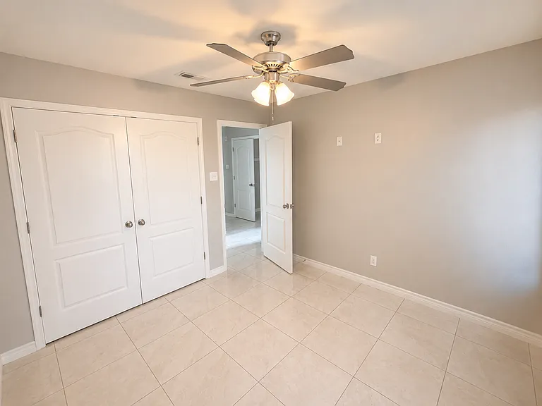 2711 Purdy Ct — Photo 4