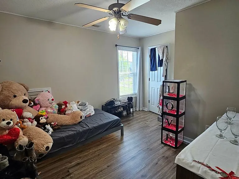 111 Casey Ct — Photo 25