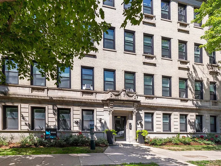 5120 S. Hyde Park Boulevard — Photo 7
