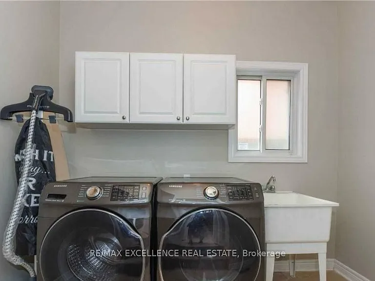 17 Fallstar Cres — Photo 7