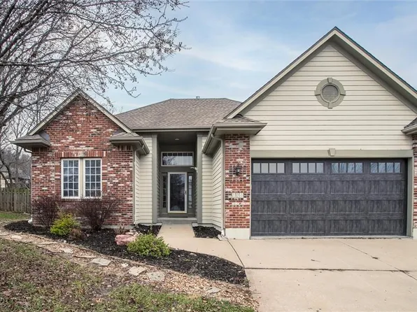504 SW Oak Wood Ct, Grain Valley, MO 64029