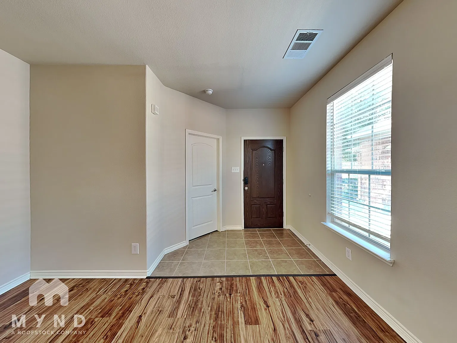 3 bed, 2.0 bath, 1512 sqft, $1,995 — Photo 4