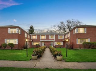 2519 Crawford Ave, Evanston, IL 60201