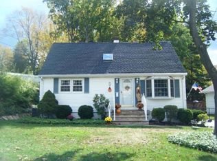 23 Arch St, Butler, NJ 07405
