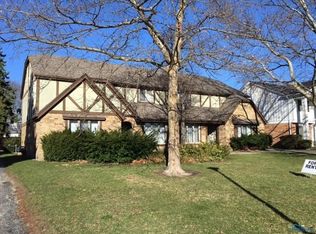 2324 Rockspring Rd, Toledo, OH 43614