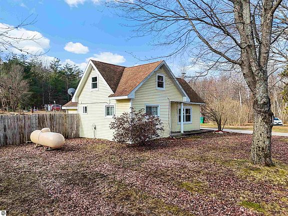 2nd image of 12805 Nineteen Mile Rd