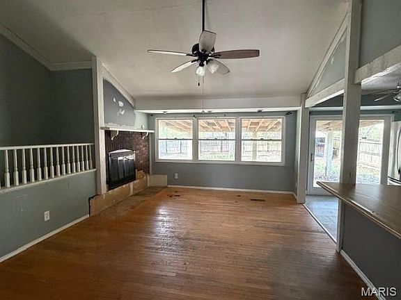 2nd image of 1955 Parkton Way