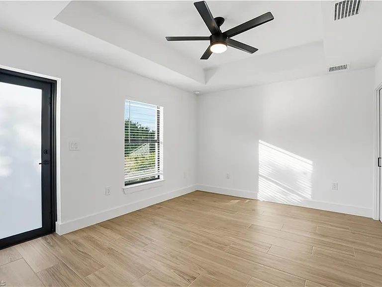 3903 15th St SW — Photo 26