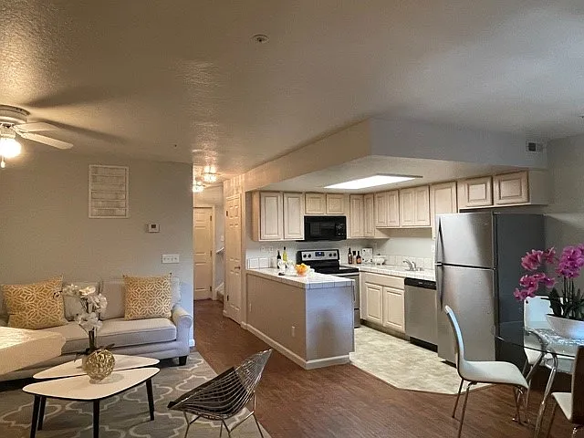 1154 Reed Ave — Photo 4